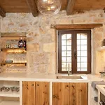 ヴィラ Antama Living, Luxe Stonehouse With Pool & Bbq
