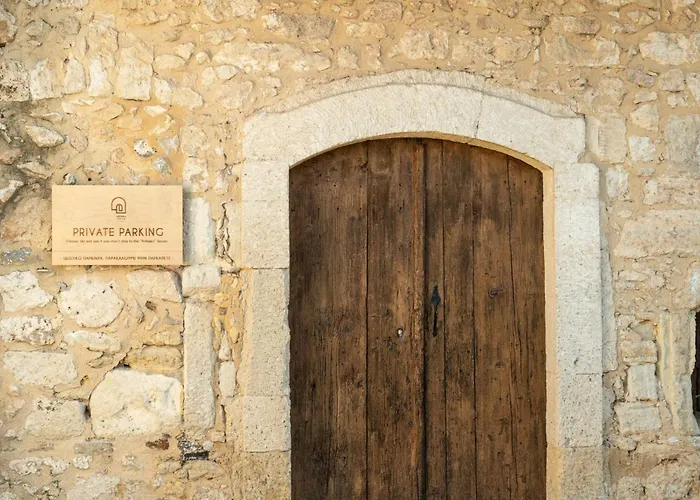 Villa Antama Living, Luxe Stonehouse With Pool & Bbq *