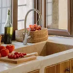 Antama Living, Luxe Stonehouse With Pool & Bbq Вілла *