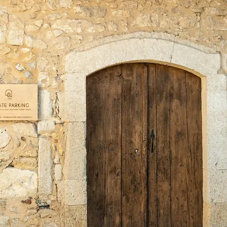 Villa Antama Living, Luxe Stonehouse With Pool & Bbq *