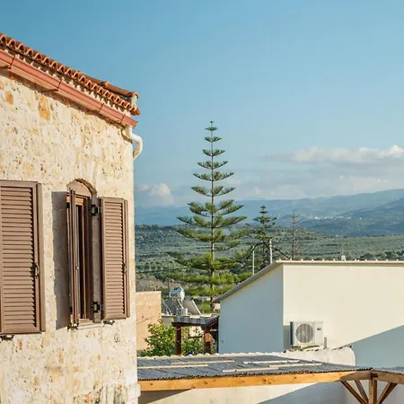 Villa Antama Living, Luxe Stonehouse With Pool & Bbq *
