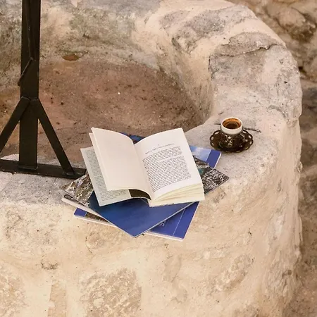 فيلة Antama Living, Luxe Stonehouse With Pool & Bbq