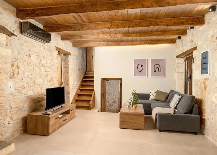 Antama Living, Luxe Stonehouse With Pool & Bbq * Rethymno