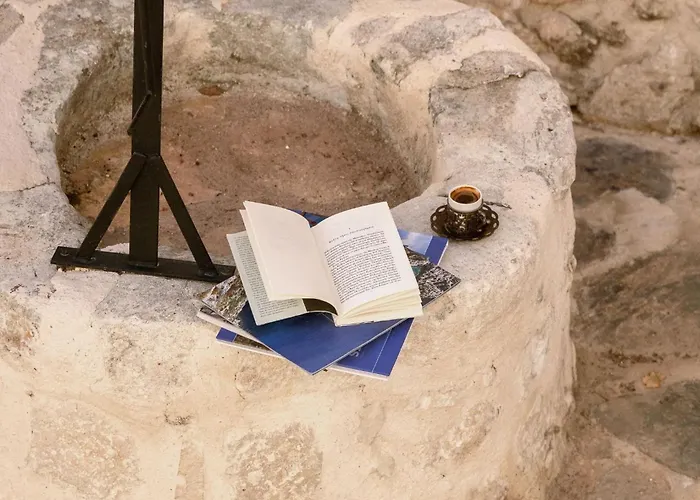 Villa Antama Living, Luxe Stonehouse With Pool & Bbq